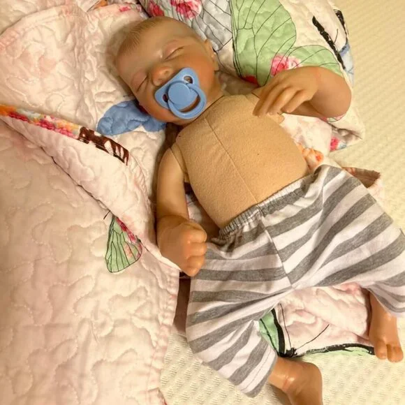 🆕18inch Soft Cloth Body Newborn Baby Poseable Limbs Boy Levi with Clothes - Picture 2 of 7